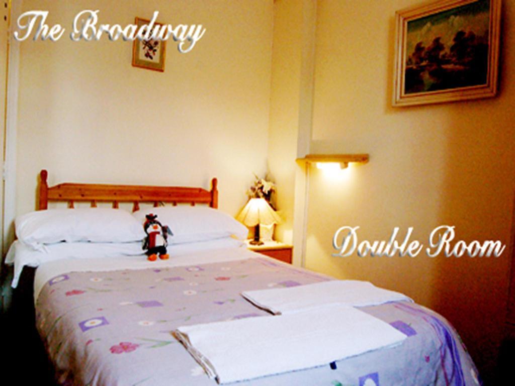 Broadway Lodge Bed And Breakfast Surbiton Rum bild